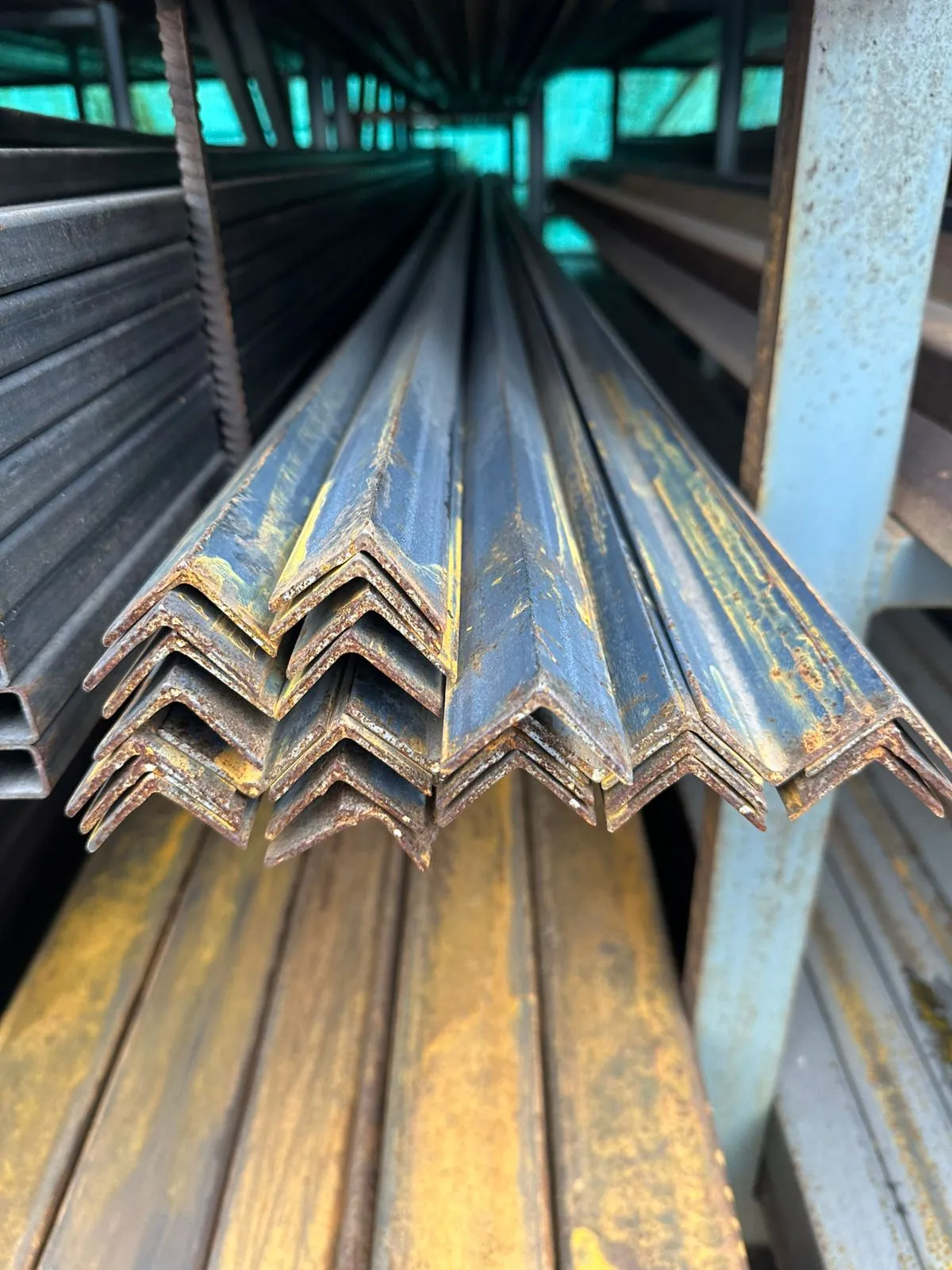 Купить Уголок 32х32х3 мм