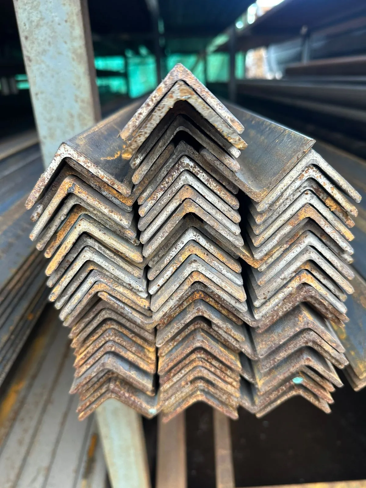 Купить Уголок 40х40х4 мм