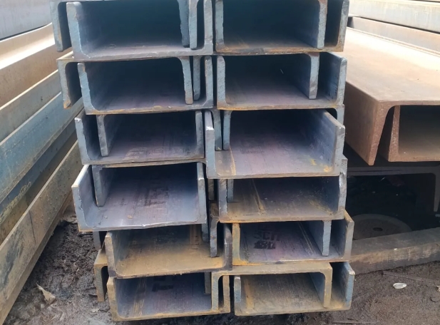 Швеллер для забора из профнастила