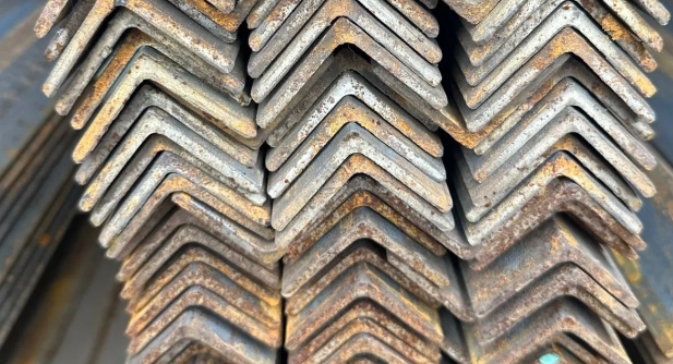 Уголок для перегородок